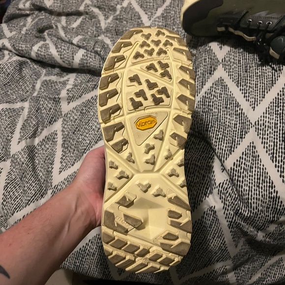 Hoka The End collab limited edition - Picture 5 of 7